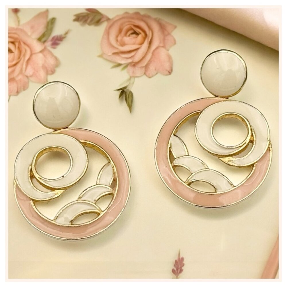 70s / 80s Feminine Light Pink & White Enamel Round Swirl Vintage Dangle Earrings